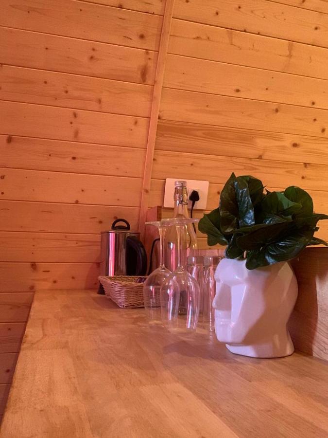 Cozy Capsules - Modern Hut Acomodação com café da manhã Kukkal Exterior foto